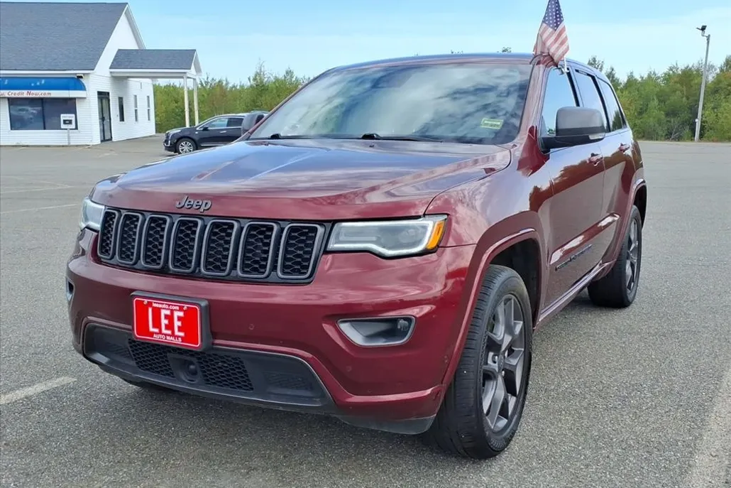 2021 Jeep Grand Cherokee Anniversary Edition photo 1