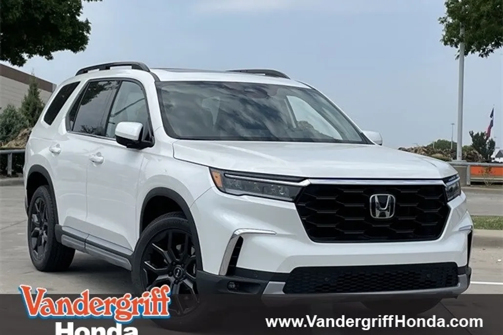 2025 Honda Pilot Touring photo 1