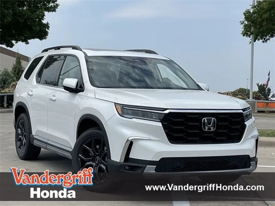 2025 Honda Pilot Touring photo 1