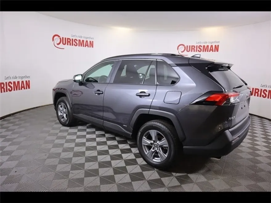 2025 Toyota RAV4 Hybrid XLE photo 1