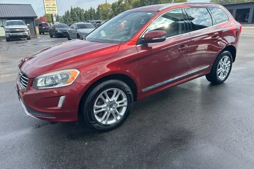 2015 Volvo XC60 Premier R-Design photo 1