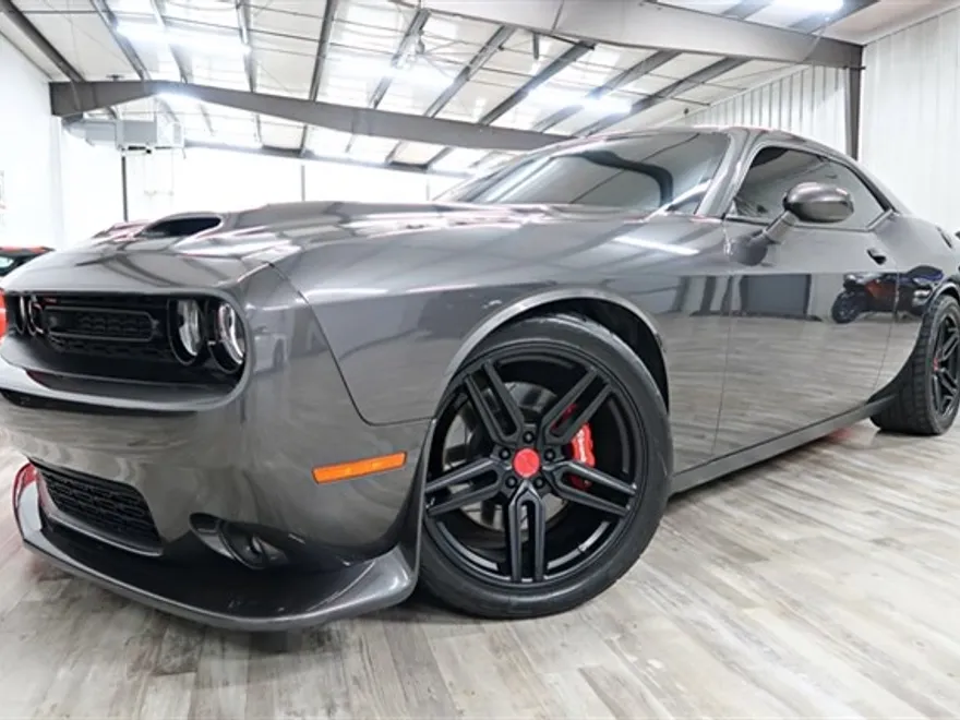 2018 Dodge Challenger R/T Scat Pack photo 2