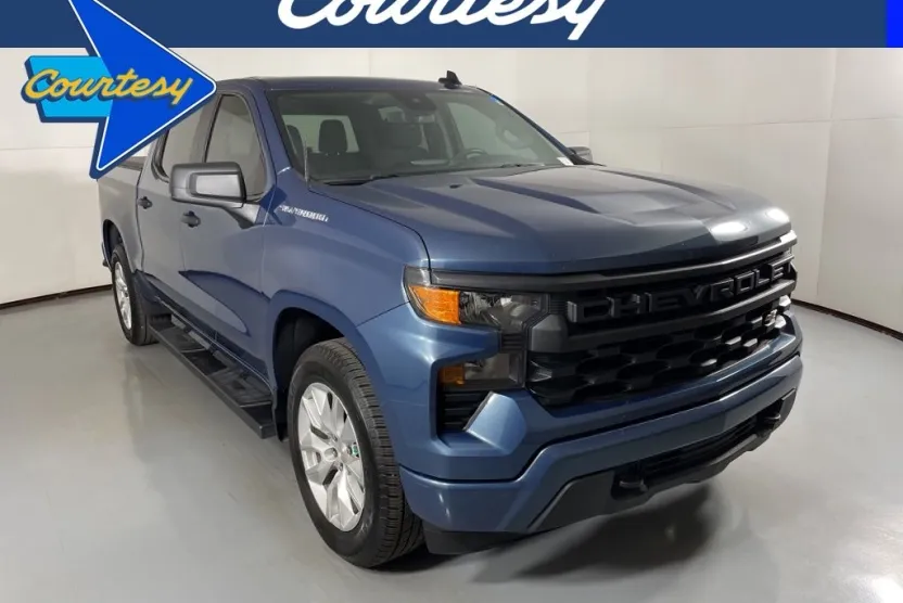 2024 Chevrolet Silverado 1500 Custom photo 1