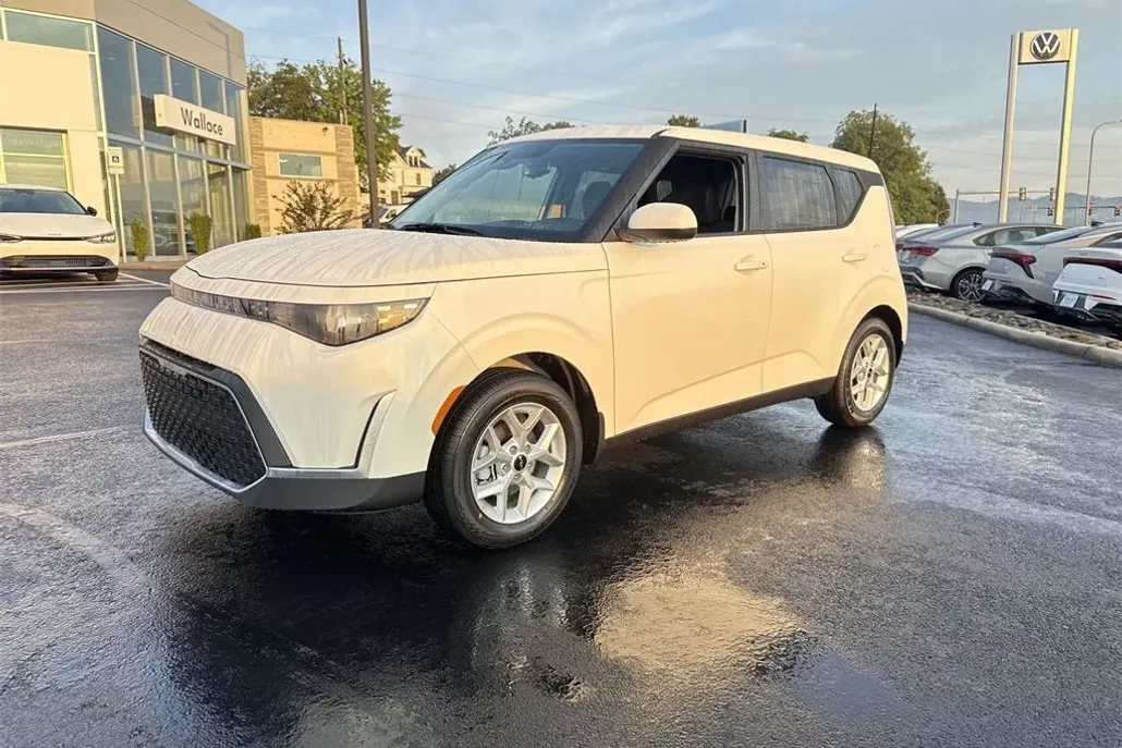 2025 Kia Soul S photo 1