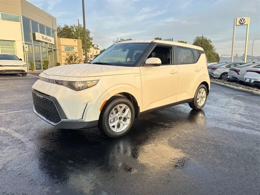 2025 Kia Soul S photo 1
