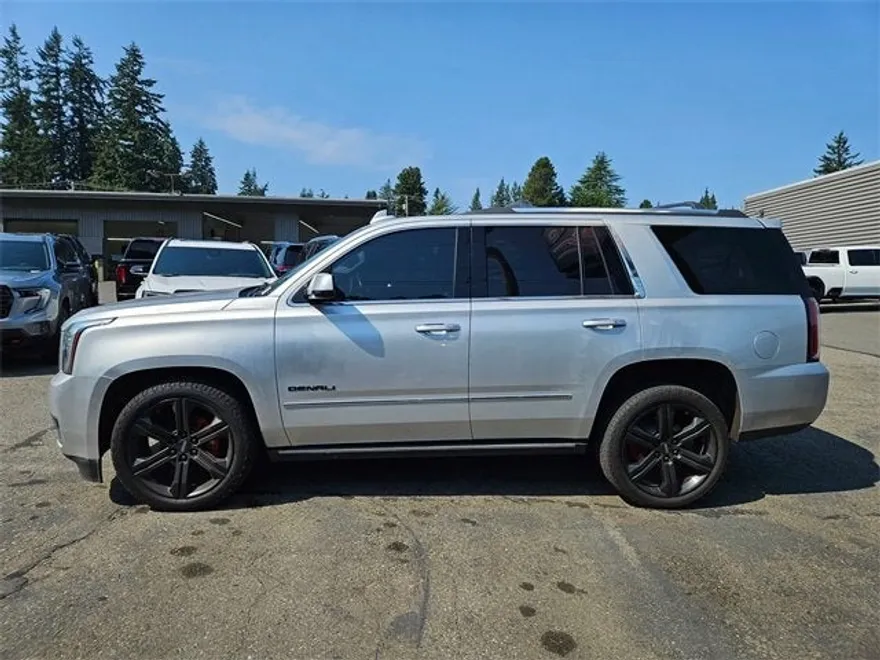 2017 Gmc Yukon Denali photo 1
