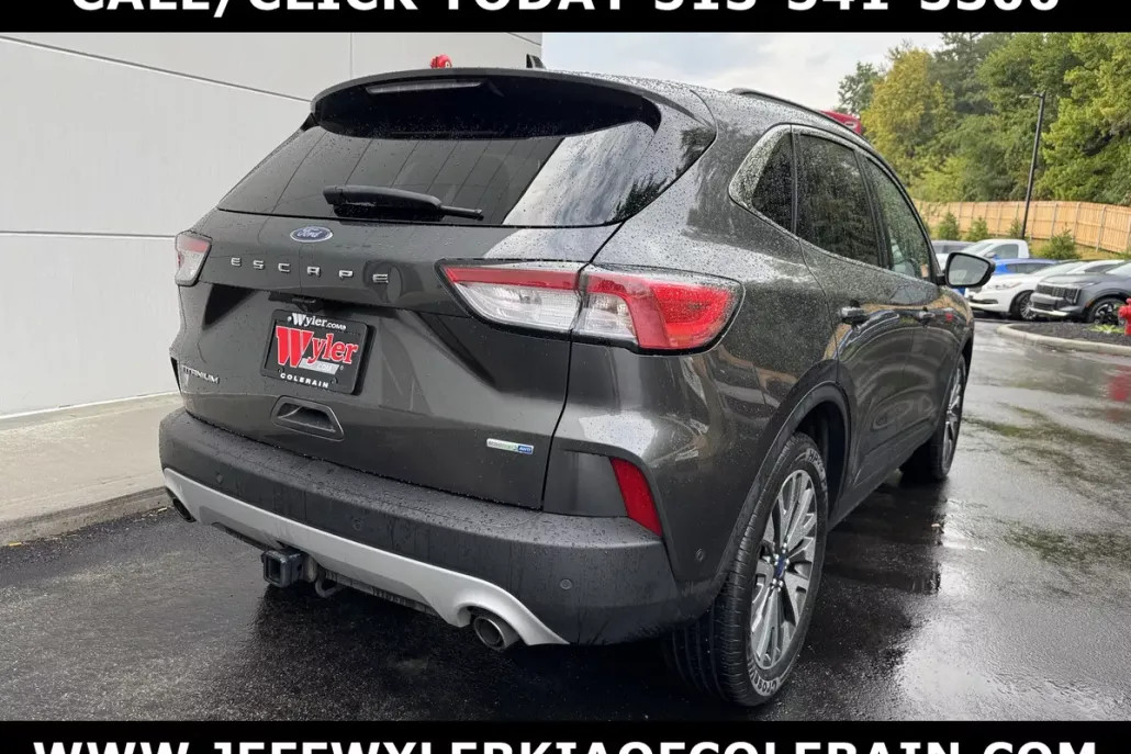 2020 Ford Escape Titanium photo 1