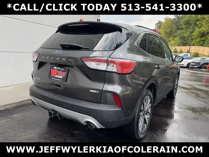 2020 Ford Escape Titanium photo 1