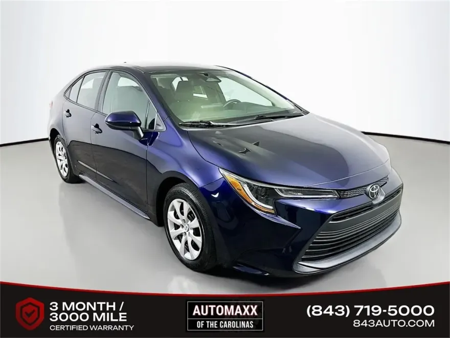 2023 Toyota Corolla LE photo 1