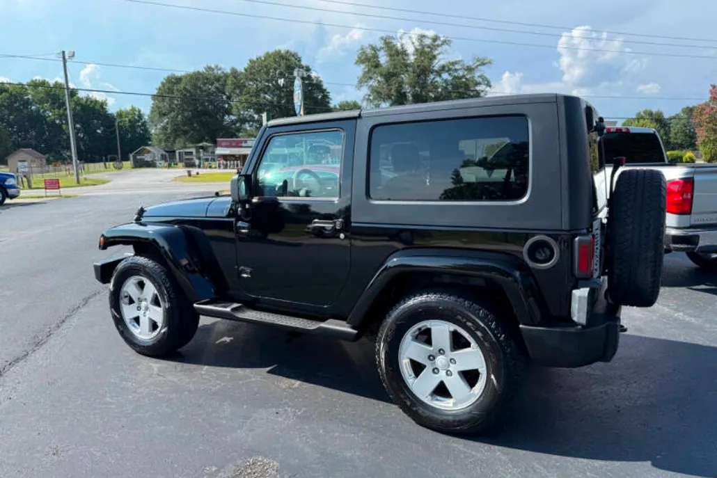 2007 Jeep Wrangler Sahara photo 1