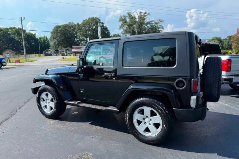 2007 Jeep Wrangler Sahara photo 1