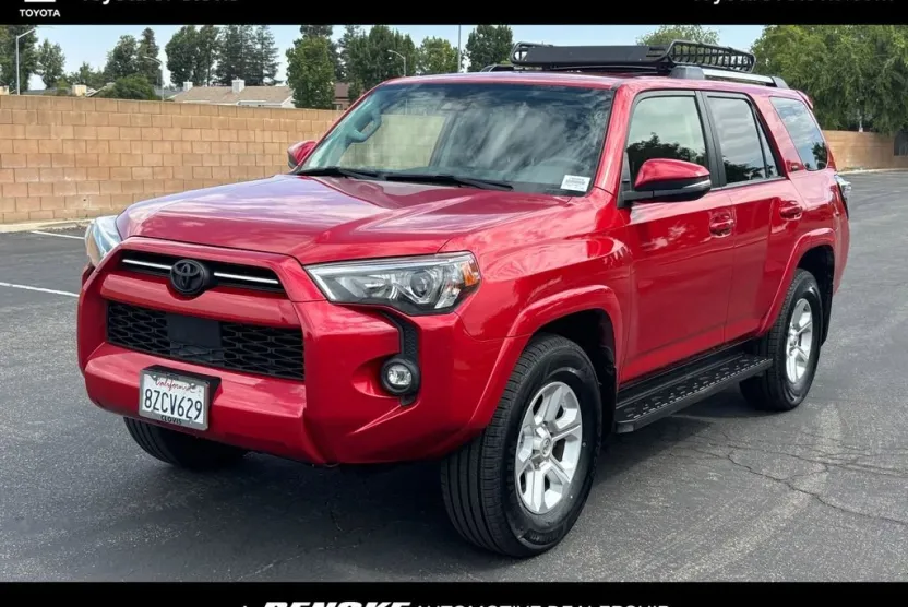 2022 Toyota 4Runner SR5 photo 1