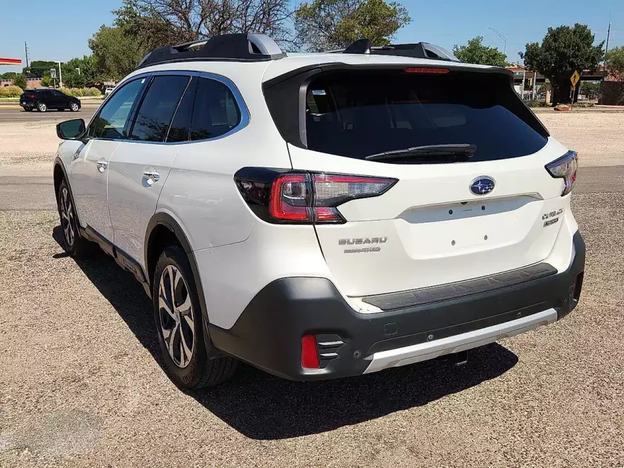 2022 Subaru Outback Touring photo 1