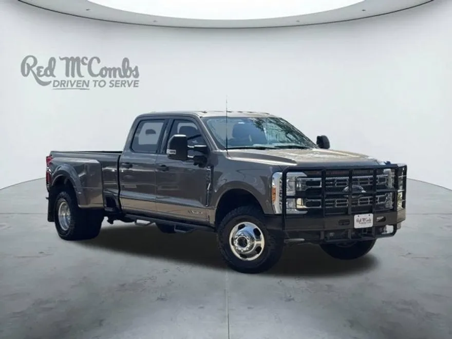 2023 Ford F-350 XLT photo 1