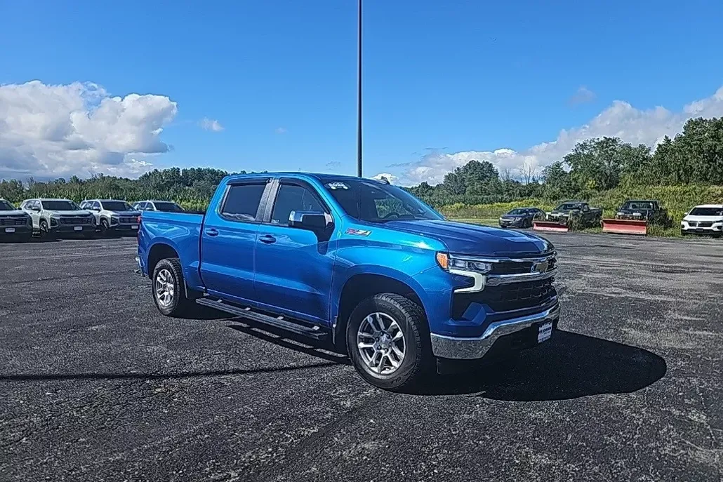 2022 Chevrolet Silverado 1500 LT1 photo 1