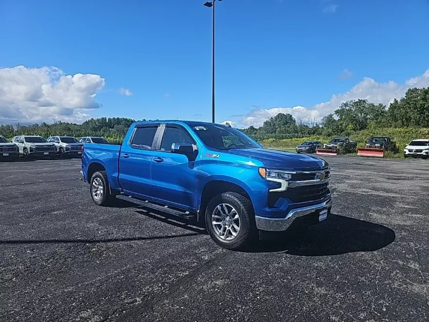 2022 Chevrolet Silverado 1500 LT1 photo 1