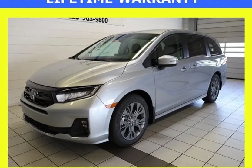 2026 Honda Odyssey Touring photo 1