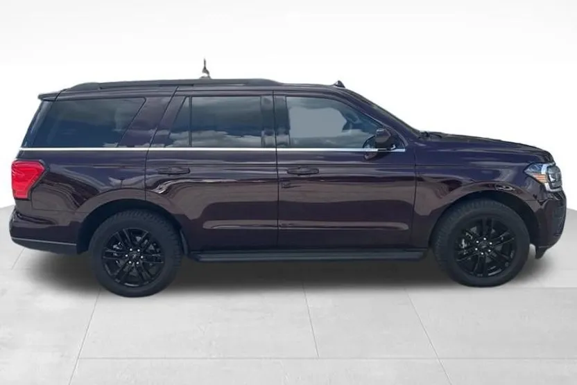 2024 Ford Expedition XLT photo 1