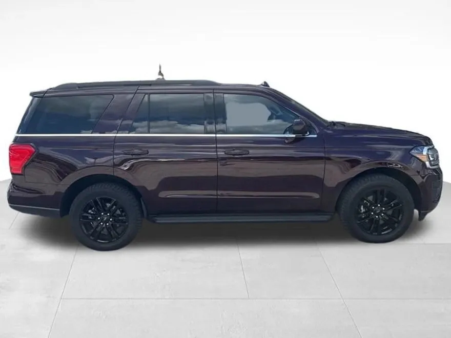 2024 Ford Expedition XLT photo 1
