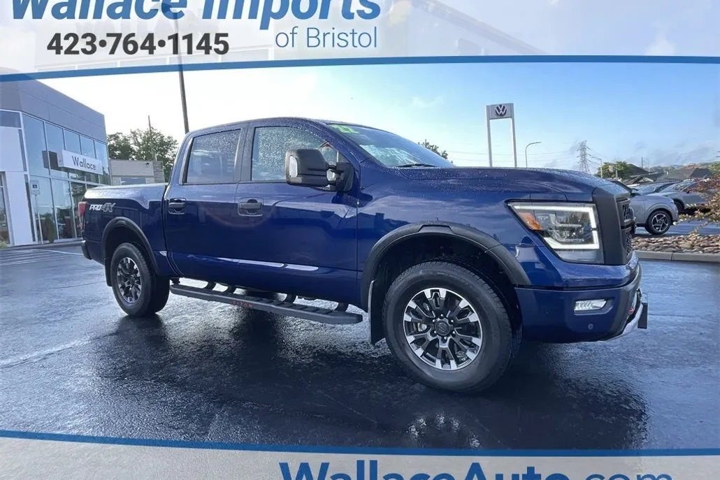 2022 Nissan Titan PRO-4X photo 1
