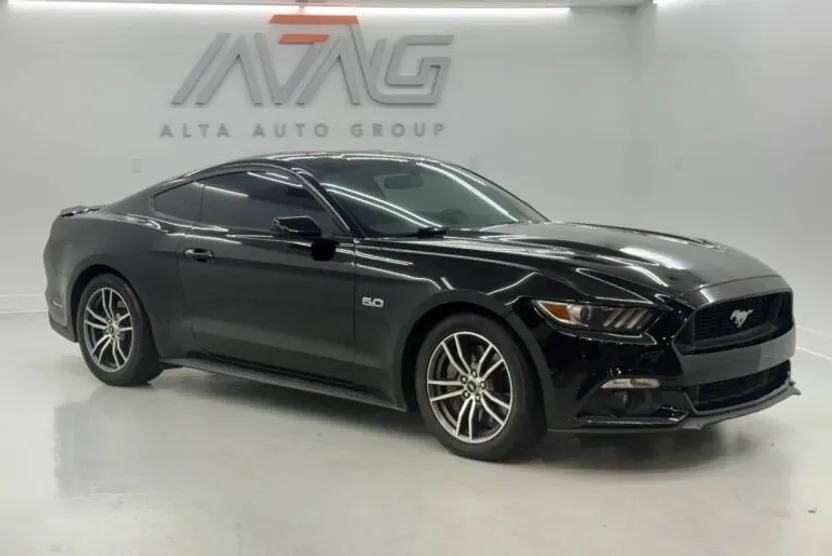 2017 Ford Mustang GT Premium photo 1