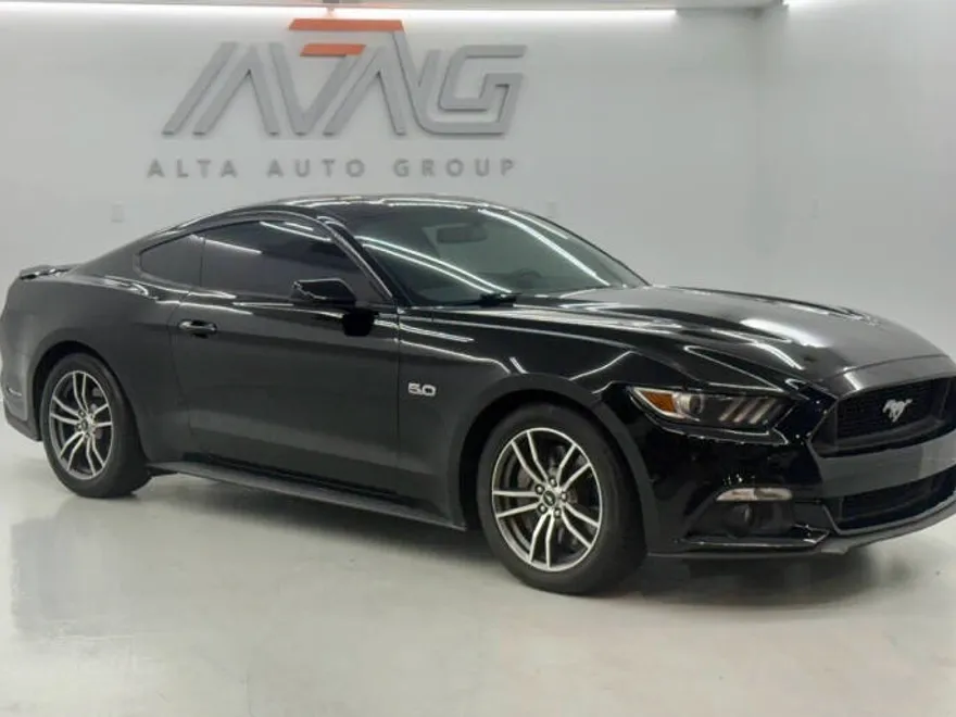2017 Ford Mustang GT Premium photo 1