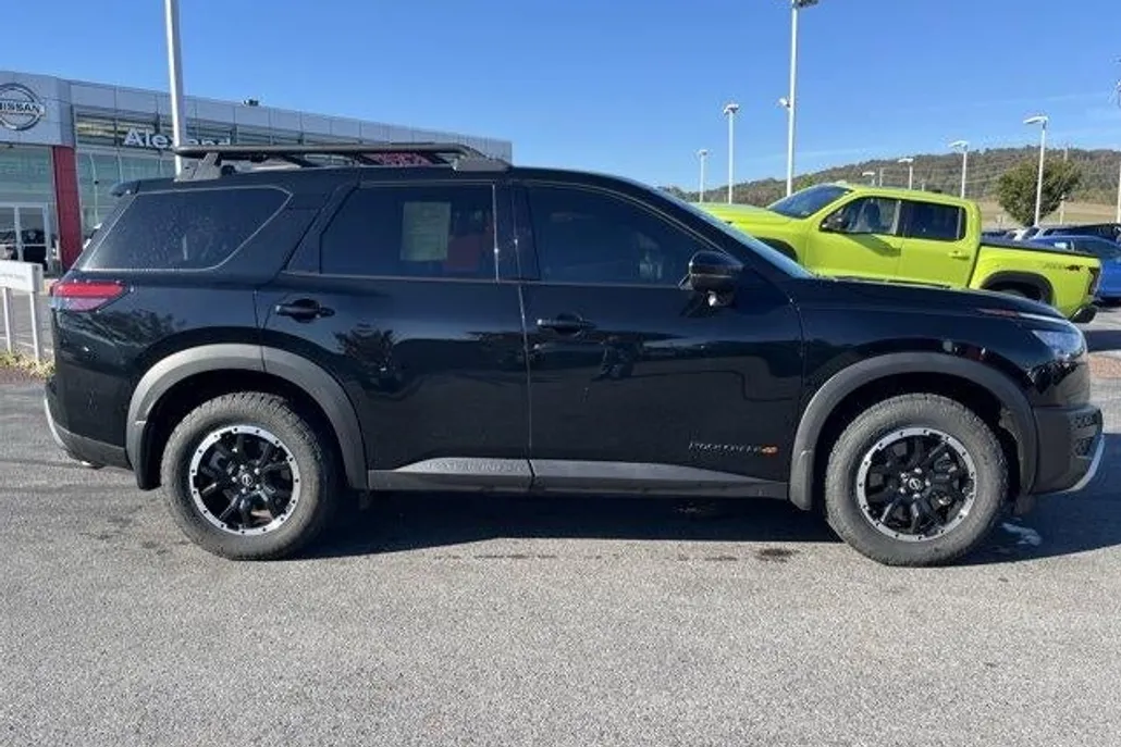 2024 Nissan Pathfinder Rock Creek photo 1