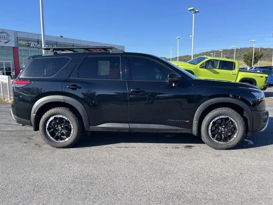 2024 Nissan Pathfinder Rock Creek photo 1
