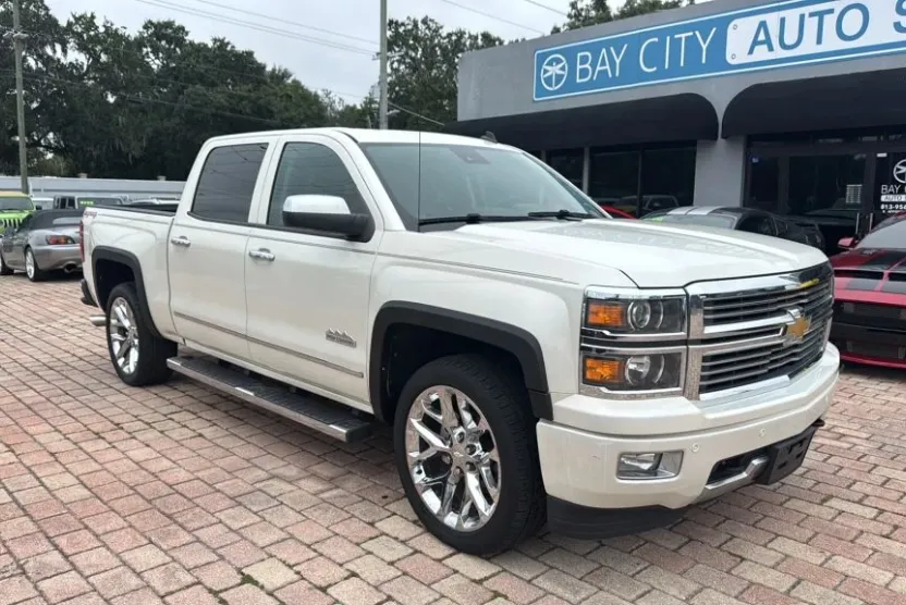 2014 Chevrolet Silverado 1500 High Country photo 1
