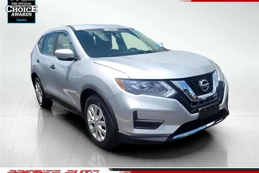 2017 Nissan Rogue S photo 1