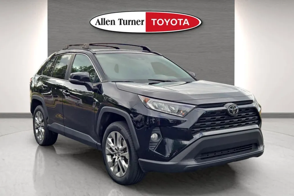 2021 Toyota RAV4 XLE Premium photo 1