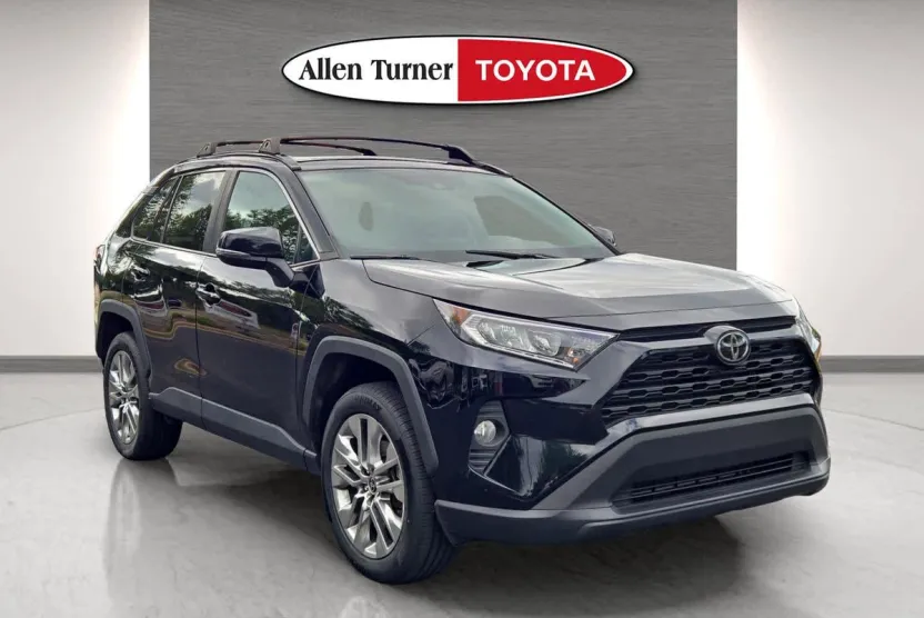 2021 Toyota RAV4 XLE Premium photo 1