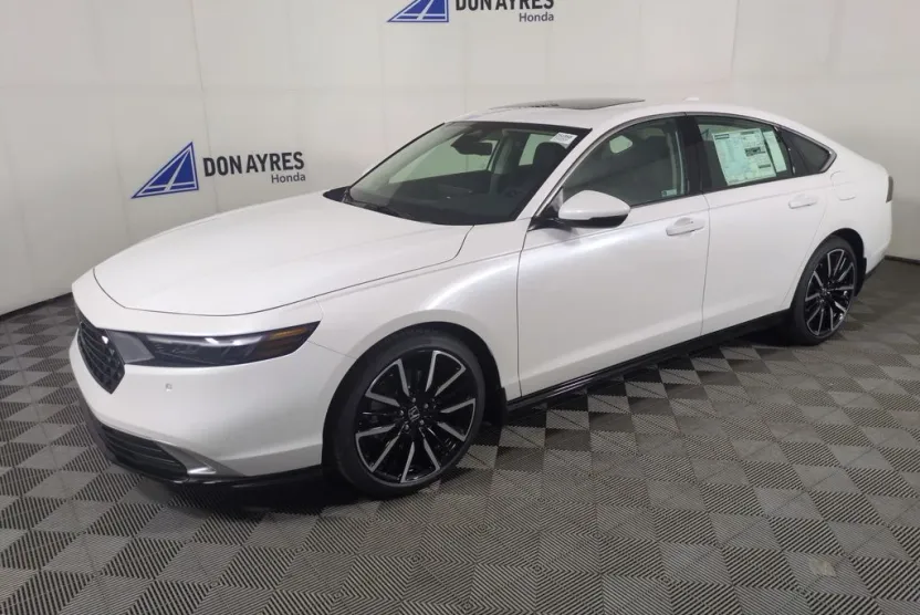 2025 Honda Accord Hybrid Touring photo 1