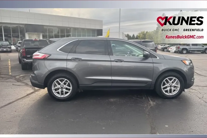 2024 Ford Edge SEL photo 1
