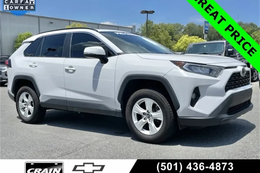 2019 Toyota RAV4 XLE photo 1