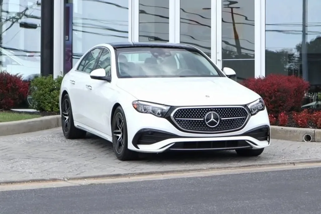 2024 Mercedes Benz E 350 4MATIC Sedan photo 1