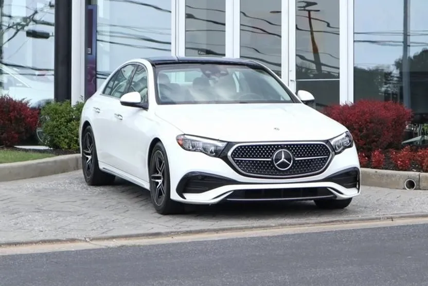2024 Mercedes Benz E 350 4MATIC Sedan photo 1