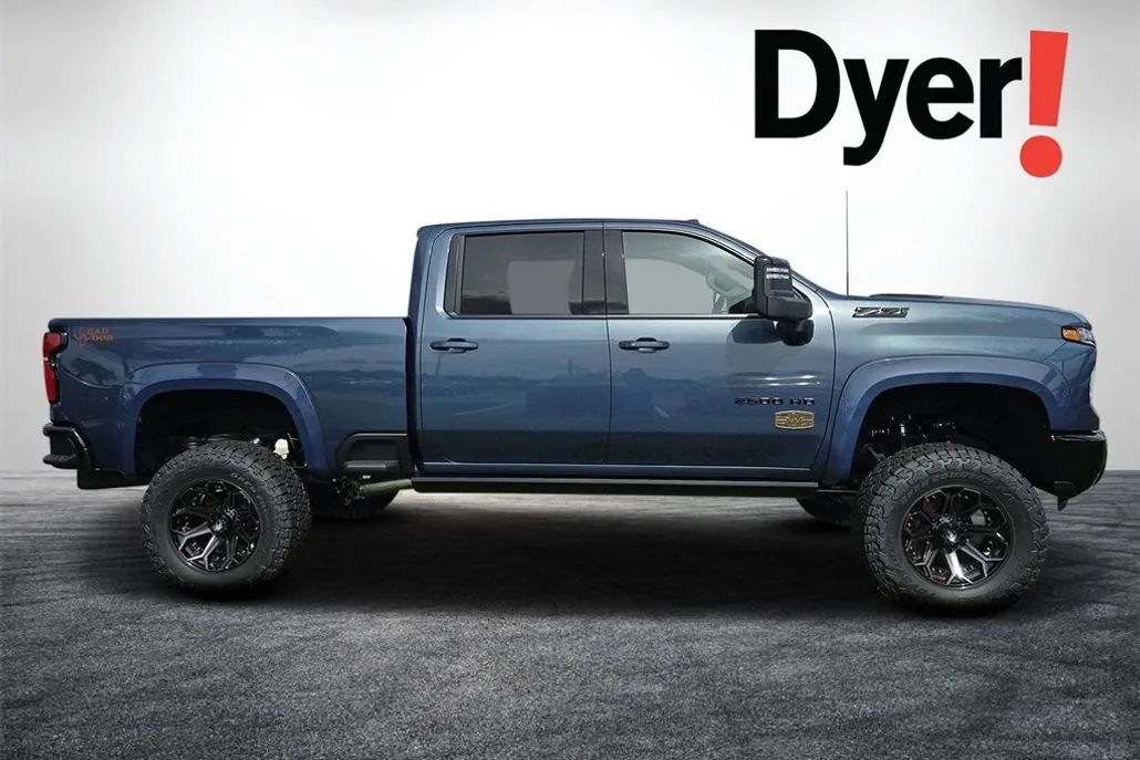 2025 Chevrolet Silverado 2500HD LTZ photo 1
