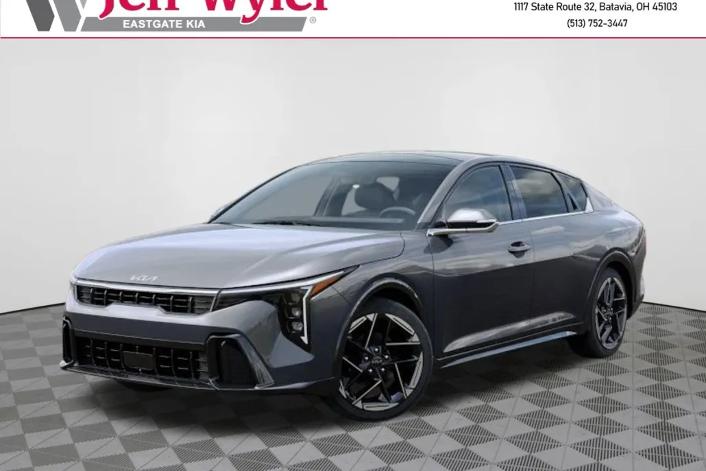 2025 Kia K4 GT-Line photo 1