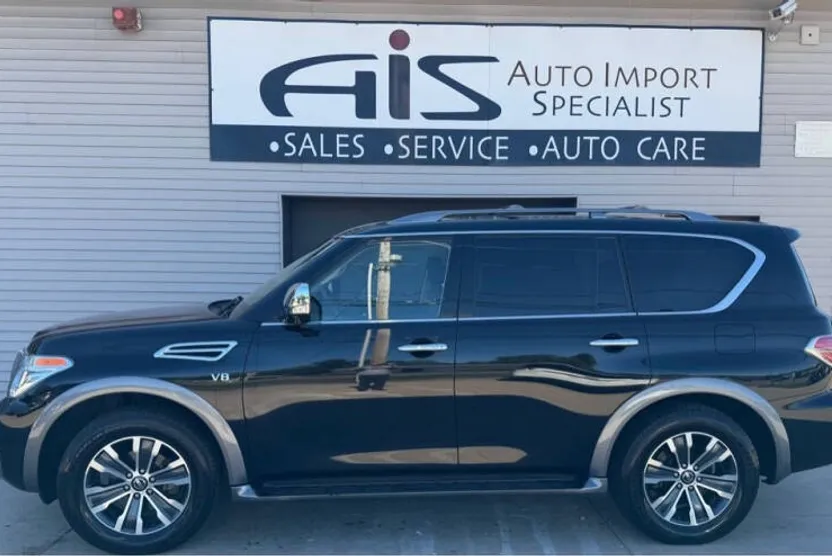2018 Nissan Armada SV photo 1
