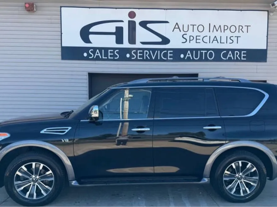 2018 Nissan Armada SV photo 1