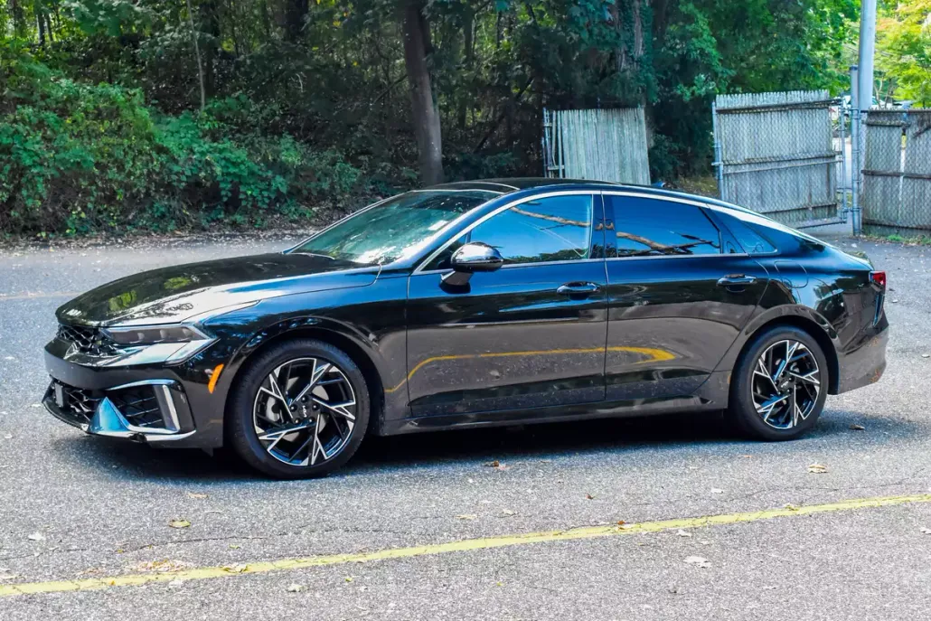 2025 Kia K5 GT-Line photo 1