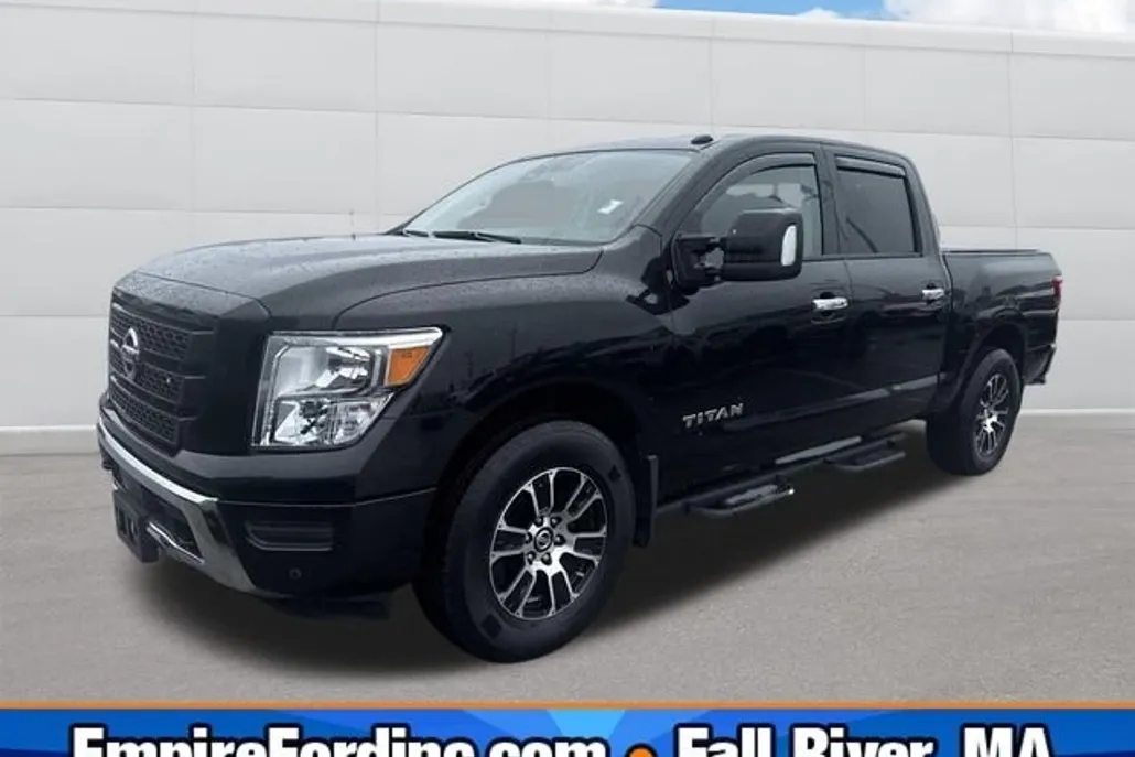 2021 Nissan Titan SV photo 1
