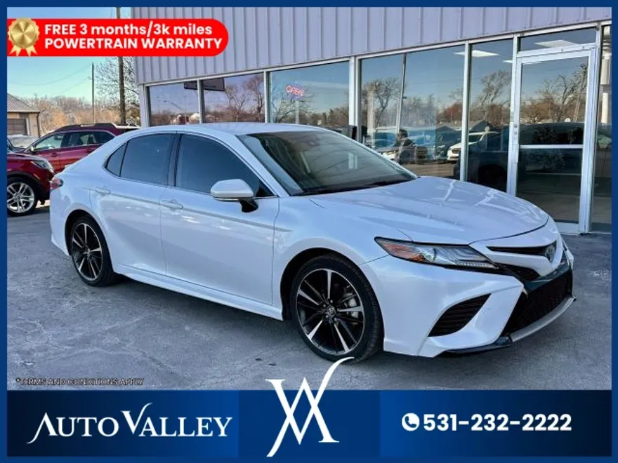 2019 Toyota Camry XSE photo 1