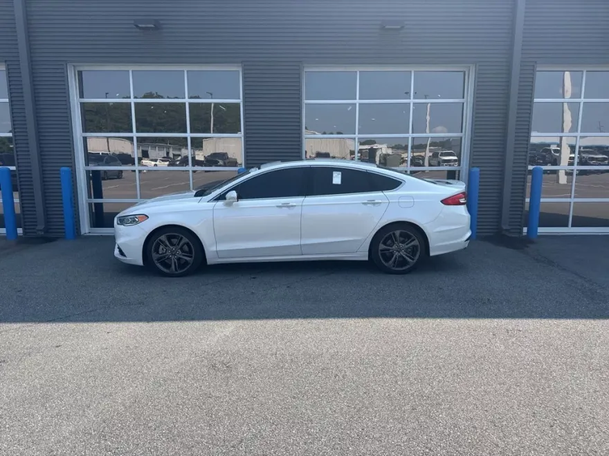 2017 Ford Fusion Sport photo 1