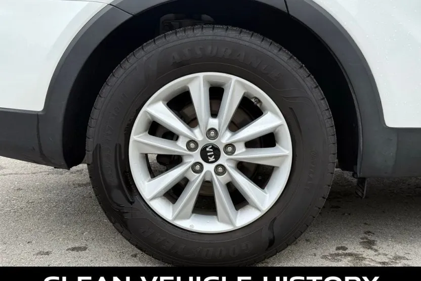 2020 Kia Sorento LX S photo 1