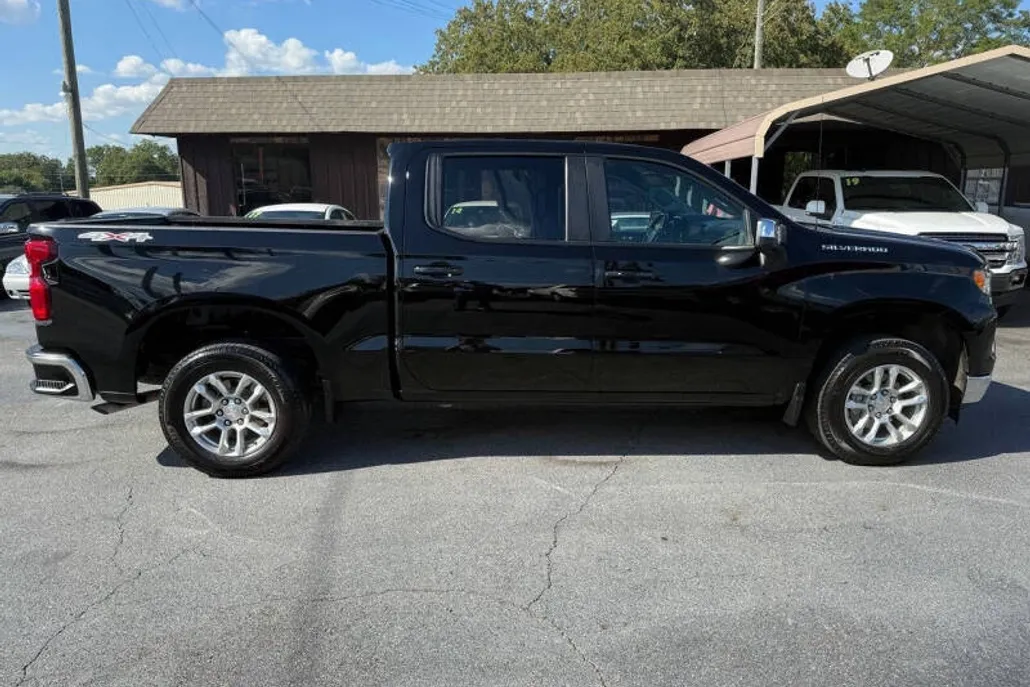 2024 Chevrolet Silverado 1500 LT photo 1