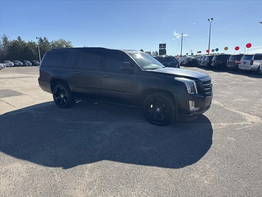 2017 Cadillac Escalade ESV Platinum photo 1