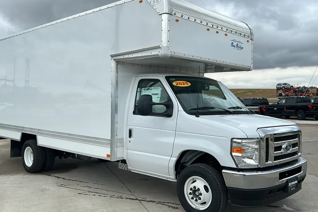 2025 Ford E-450 photo 1
