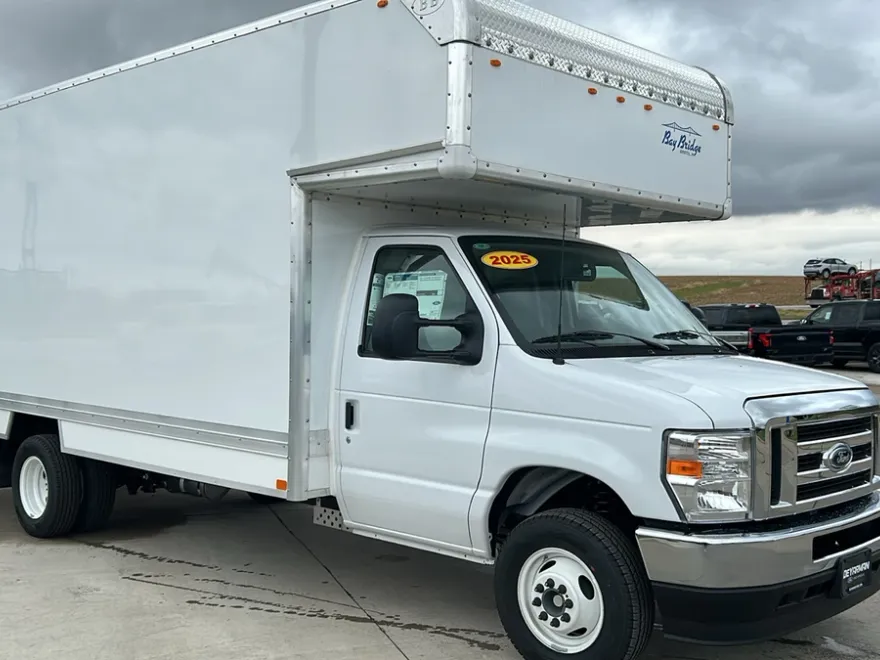 2025 Ford E-450 photo 1